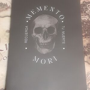 Memento Mori - Recuerda tu Muerte Paperback Book In Spanish Espanol